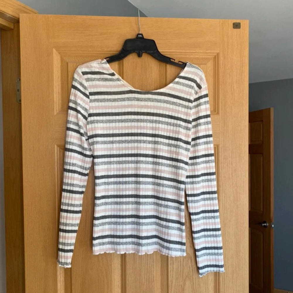 striped top